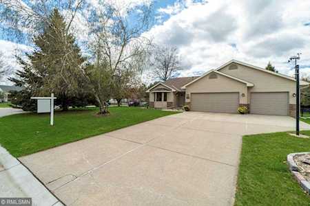 7418 Chesham Lane Woodbury, MN 55125