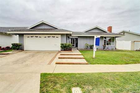917 Peace Place Costa Mesa, CA 92626
