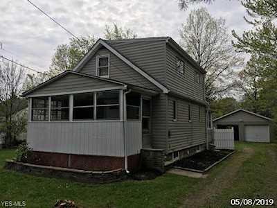 7384 Macedonia Rd Oakwood Village, OH 44146