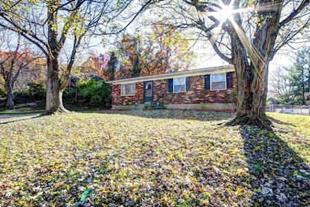 7905 Candleglow Ln Louisville, KY 40214