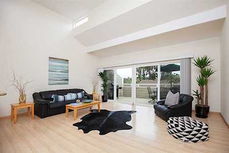 1752 Kennington Rd. Encinitas, CA 92024