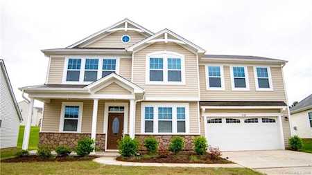 9525 Silverdale Ln Charlotte, NC 28269