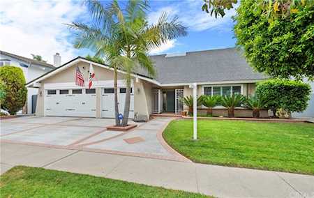 2077 Flamingo Drive Costa Mesa, CA 92626