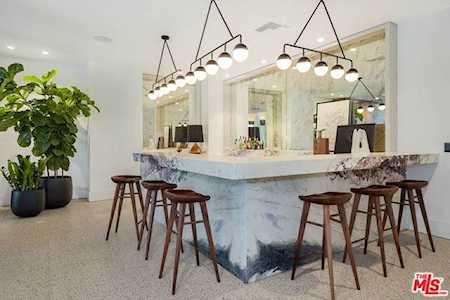 10777 Wilshire Boulevard #703 Los Angeles, CA 90024
