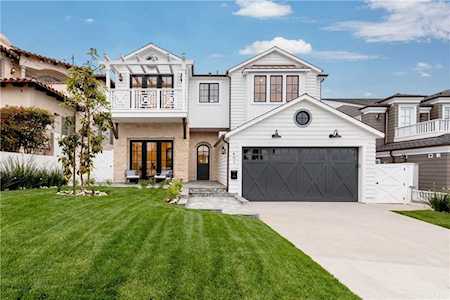 401 N Dianthus Street Manhattan Beach, CA 90266