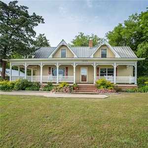 10243 FM 121 Van Alstyne, TX 75495