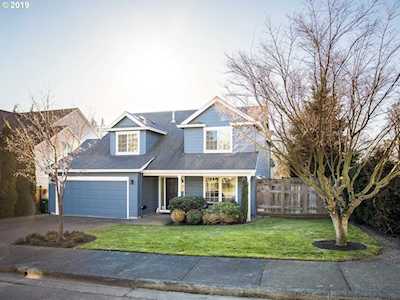 8358 SW Birch St Portland, OR 97223