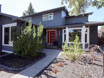 2124 Palisfield Place SW Calgary, AB T2V 3T8