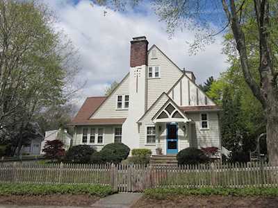 39 Ingraham Rd Wellesley, MA 02482