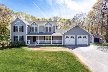 31 Hayden Dr Foxboro, MA 02035