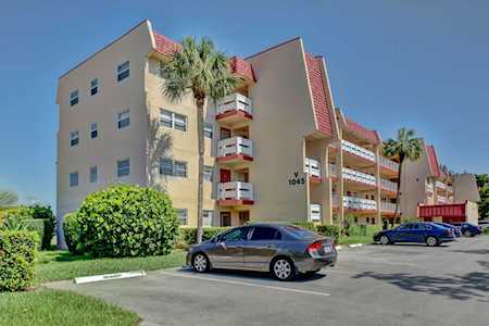 1045 Country Club Drive #309 Margate, FL 33063