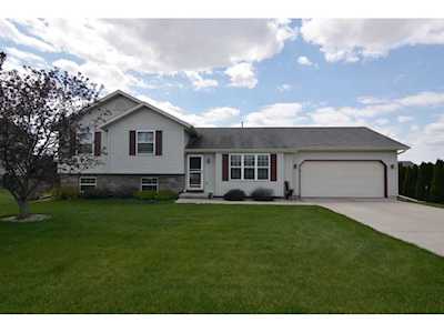 1011 Eagle Ln Poynette, WI 53955