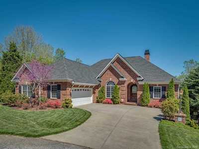 8 Split Creek Ct Mills River, NC 28759