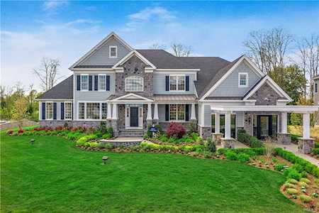 29 Patrick Ln Mount Pleasant, NY 10595