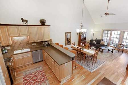 189 Stonebridge Court Lilydale, MN 55118