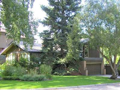 704 Lansdowne Avenue SW Calgary, AB T2S 1A1