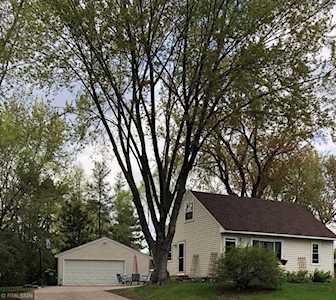 5 Crossway Drive Circle Pines, MN 55014