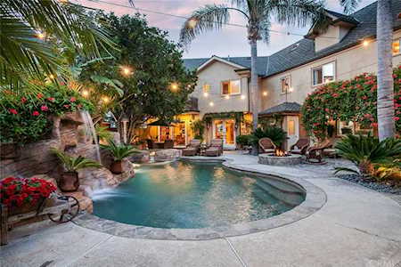 1584 Riverside Place Costa Mesa, CA 92627
