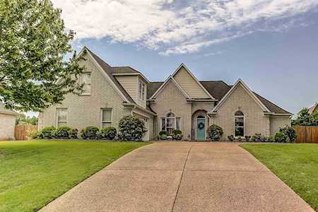 7637 W W Barker Woods Cv Bartlett, TN 38002