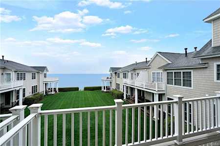 706 Half Moon Bay Dr Cortlandt, NY 10520