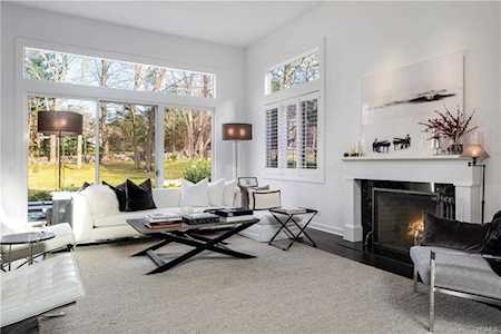 4 Purchase Hills Dr Harrison, NY 10577