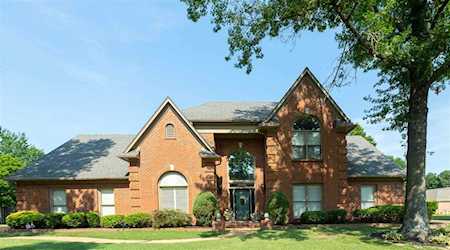 2375 Linkenholt Dr Collierville, TN 38017