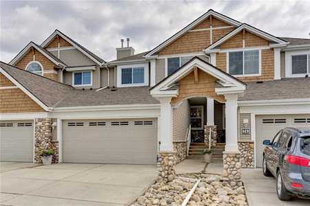70 Discovery Heights SW Calgary, AB T3H 4Y6