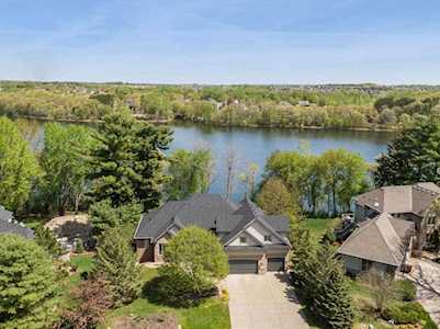 10164 Powers Lake Point Woodbury, MN 55129