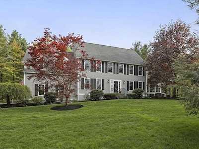 23 Longwood Dr Hopkinton, MA 01748