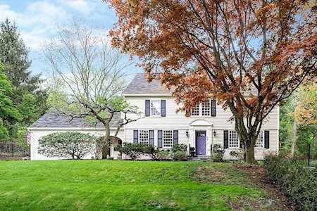 14 Monmouth Road Worcester, MA 01609