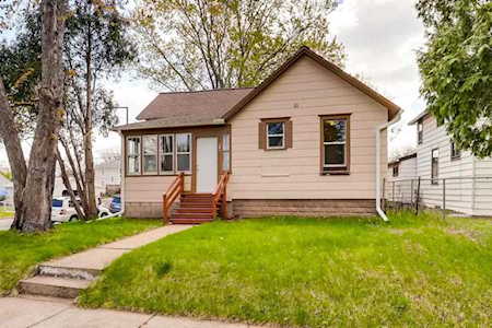 874 Geranium Avenue E Saint Paul, MN 55106