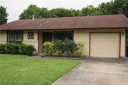 201 Pheasant Dr Austin, TX 78753