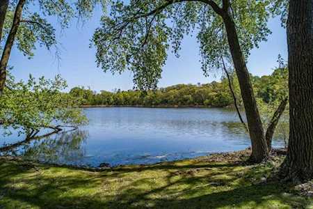 3076 Shorewood Lane Roseville, MN 55113