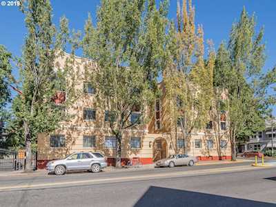 2829 SE Belmont St #305 Portland, OR 97214