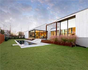 34 Vanguard Way Dallas, TX 75243