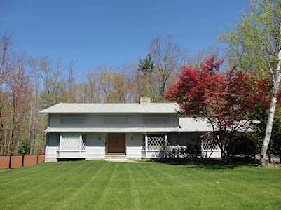 18 Crowningshield Drive Paxton, MA 01612