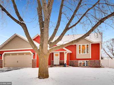 8123 Jocelyn Avenue S Cottage Grove, MN 55016