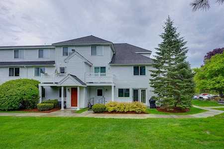 360 Littleton Rd #D18 Chelmsford, MA 01824
