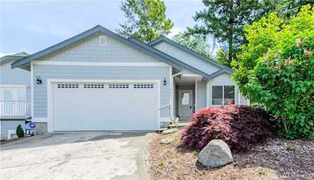1069 5th St Steilacoom, WA 98388