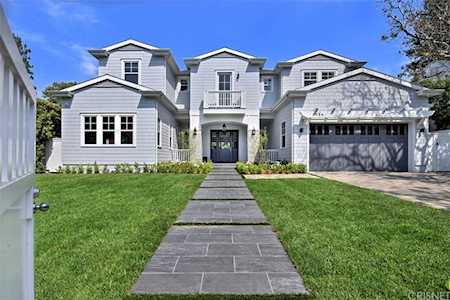 3934 Mary Ellen Avenue Studio City, CA 91604