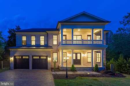 7104 Eastman Dr Falls Church, VA 22043