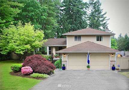 8211 179th Ave E Bonney Lake, WA 98391