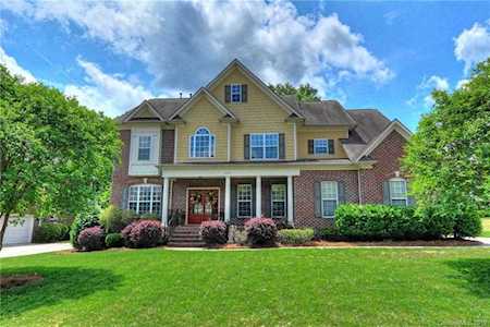 6203 Four Wood Dr Matthews, NC 28104