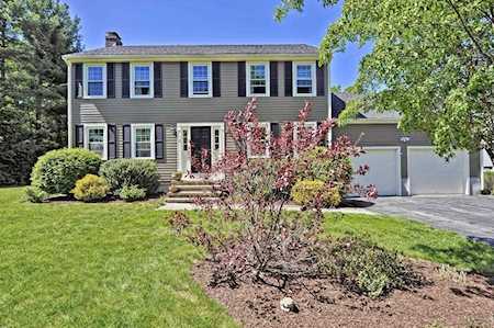 29 Cooper Rd Mansfield, MA 02048