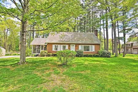 111 Lashaway Drive Cir East Brookfield, MA 01515