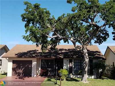 2053 SW 17th Dr Deerfield Beach, FL 33442
