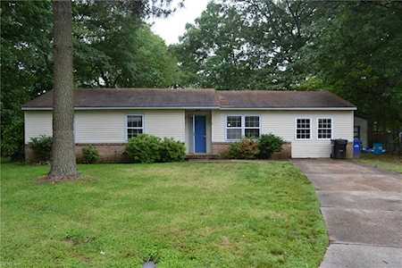 3 Two Oaks Ct Portsmouth, VA 23703