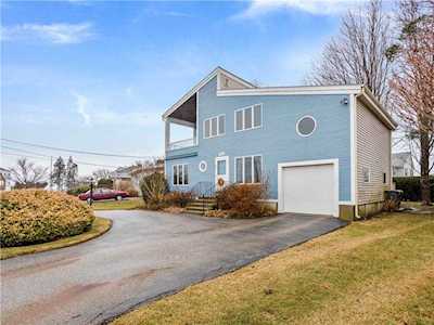 207 Colonel John Gardner RD Narragansett, RI 02882