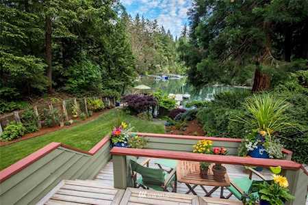 8737 Battle Point Dr NE Bainbridge Island, WA 98110