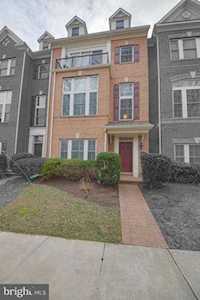 12231 Water Elm Ln Fairfax, VA 22030